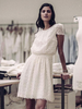 Robe de mariée courte col bijou manches courtes ligne a dentelle robe de mariée courte