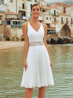 Robe de mariée courte col en V sans manches A-ligne robes de mariée longueur genou
