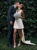 Robe de mariée courte col V sans manche noeud sur dos