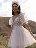 Robe de mariée courte en dentelle col en V manches courtes longueur genou robe de mariée civile