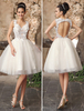 Robe de mariée courte robe de mariage tissu de pailletes décoré des fleur col v dos nu au genou