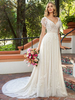 Robe de mariée en dentelle col V manche courte boutonné sur dos à traîne