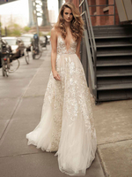 Robe de Mariée en Dentelle Robe à Bretelle Col V avec Traîne Robe Trapèze Robe de Mariage