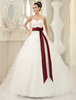 Robe de mariée en tulle ivoire avec perles à traîne chapelle Milanoo