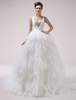 Robe de mariée fabuleuse boule en tulle brodé col V traîne chapelle Milanoo