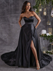 Robe de mariée noir bustier sans manche en satin boutonnés sur dos jupe fendue à grande traîne
