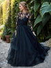 Robe de mariée noire Loyal Silhouette princesse Manches longues Découpe Tulle avec traîne Robe de mariée