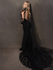 Robe de mariée noire sirène manches longues en dentelle satin tissu traine robe de mariée