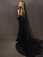 Robe de mariée noire sirène manches longues en dentelle satin tissu traine robe de mariée