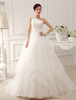 Robe de mariée princesse à une épaule à traîne