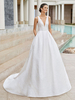 Robe de mariée princesse col V profond décolleté zip sur dos à traîne Robe de mariage