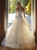 Robe de mariée princesse en dentelle bustier zip sur dos à traîne