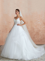 Robe de mariée princesse en dentelle col V laçage sur dos à traîne robe de mariage