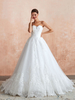 Robe de mariée princesse Silhouette décolleté en coeur sans manches taille naturelle robes de mariée avec train