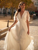 Robe de mariée simple A-ligne col en V manches courtes boutonné sur dos au sol