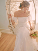 Robe de mariée simple blanche A-ligne hors de lépaule en mousseline de soie sans bretelles longues robes de mariée