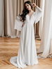 Robe de mariée simple blanche avec train A-ligne col en V manches longues chaînes dos nu robes de mariée taille naturelle