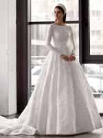 Robe de mariée simple blanche avec train une ligne bijou cou longues manches dos nu robes de mariée en tissu satiné