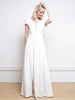Robe de mariée simple blanche en tissu satiné col en V manches courtes dos nu fendu devant une ligne robes de mariée