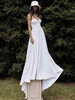 Robe de mariée simple blanche en tissu satiné sans bretelles sans manches une ligne robes de mariée taille naturelle avec train