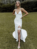 Robe de mariée simple blanche gaine col en V sans manches dos nu taille naturelle croisée devant fendue robes de mariée à lacets