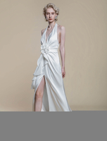 Robe de mariée simple en polyester avec décolleté sans manches et fleurs gaine 50 cm