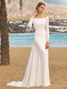 Robe de mariée simple en satin col bateau manche longue dos en dentelle boutonné à traîne