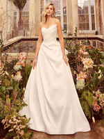 Robe de mariée simple en tissu satiné sans bretelles plissée sans manches ligne a