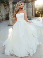 Robe de mariée simple en tissu satiné sans bretelles sans manches avec ceinture ligne a