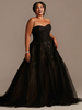 Robe de Mariée Simple Femme en Mousselines avec Epaules Dénudées à Col V Coupe Cintrée Bas Evasée Unicolore à Traîne Robe de Princesse