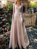 Robe de mariée simple pale rose en dentelle col V manche longue transparente boutonné sur dos au sol robe de mariage