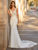 Robe de mariée sirène col V top en dentelle jupe en satin boutonné sur dos à traîne
