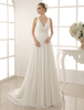Robe de mariée trapèze ivoire en chiffon col V décolleté jupe plissée à traîne robe de mariage
