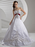 Robe de mariée trapèze ivoire en satin bustier zip sur dos à traîne broderie robe de mariage