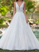 Robe de mariée trapèze ivoire en tulle col V dos nu en dentelle longueur au sol robe de mariage