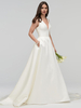 Robe de mariée trapèze ivoire tissu de satin col V décolleté boutonné à traîne robe de mariage