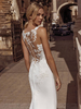 Robe de mariée vintage col en V sans manches taille naturelle tissu satiné longueur au sol dentelle robes traditionnelles pour mariée