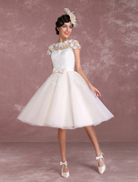 Robe de mariée vintage courte col rond manche courte boutonné sur dos