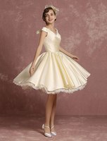 Robe de mariée vintage courte Satin princesse genou longueur en dentelle sans manches bord plissé avec ruban Bow Milanoo