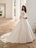 Robe de mariée vintage en satin col rond manche longue noeud sur dos à grande traîne