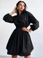 Robe de Patineuse Courte à Col V avec Manches Longues Coupe Cintrée Bas Evasée Unicolore