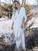 Robe de plage blanche robe maxi boho en dentelle patch robe dété à col en V