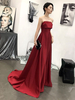 Robe de soirée A-ligne bretelles tribunal train sans manches fermeture éclair plissée satin tissu robes de soirée formelle