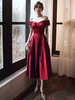 Robe de soirée A-ligne col bateau longueur de thé manches courtes à lacets plissé mat satin robe de retour