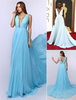 Robe de soirée A-ligne en chiffon bleu ciel clair plissé à col V