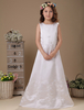 Robe de soirée blanche en satin col rond avec broderie