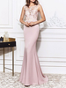 Robe de soirée col rond en dentelle décolleté à traîne courte