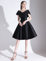Robe de soirée courte hors de l