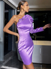 Robe de Soirée Courte Moulante en Satin avec Manche Longue avec Epaule Dénudée Coupe Cintrée Unicolore Robe Sexy