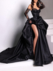 Robe de soirée en satin sans bretelles avec traîne et jupe à bretelles